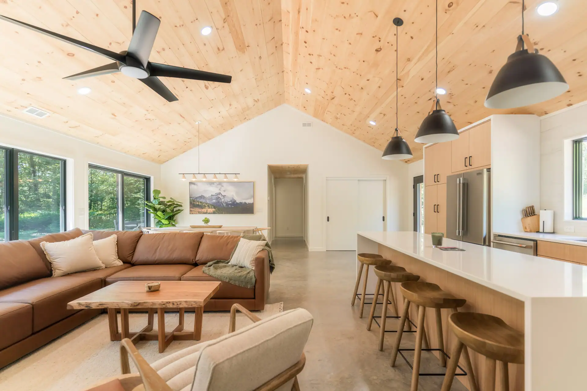 Casa Vetta's open-plan kitchen, dining, and living room